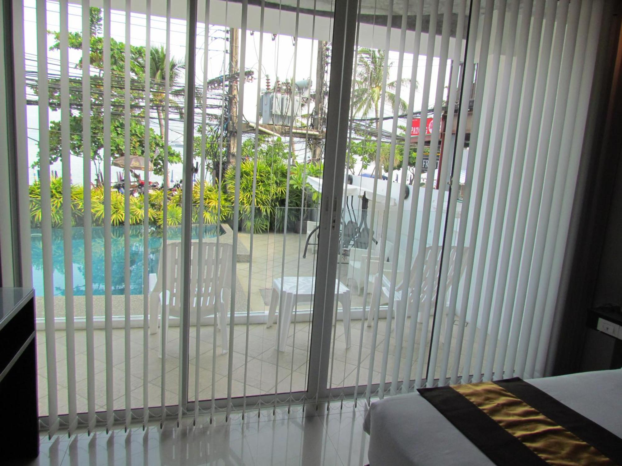 The Front Hotel And Apartments Patong Kültér fotó
